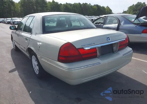 2004 Mercury Grand Marquis Gs z USA, uszkodzony, nr VIN 2MEFM74W44X683297